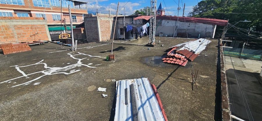 Techo en plancha de concreto de un negocio de panadería y heladería en El Cerrito, Valle del Cauca, donde se instalará el sistema solar